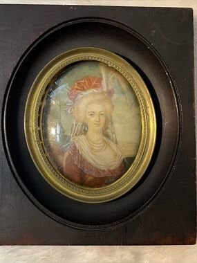 Antique 18th Century Marie Antoinette Oval Portrait In Wood Frame